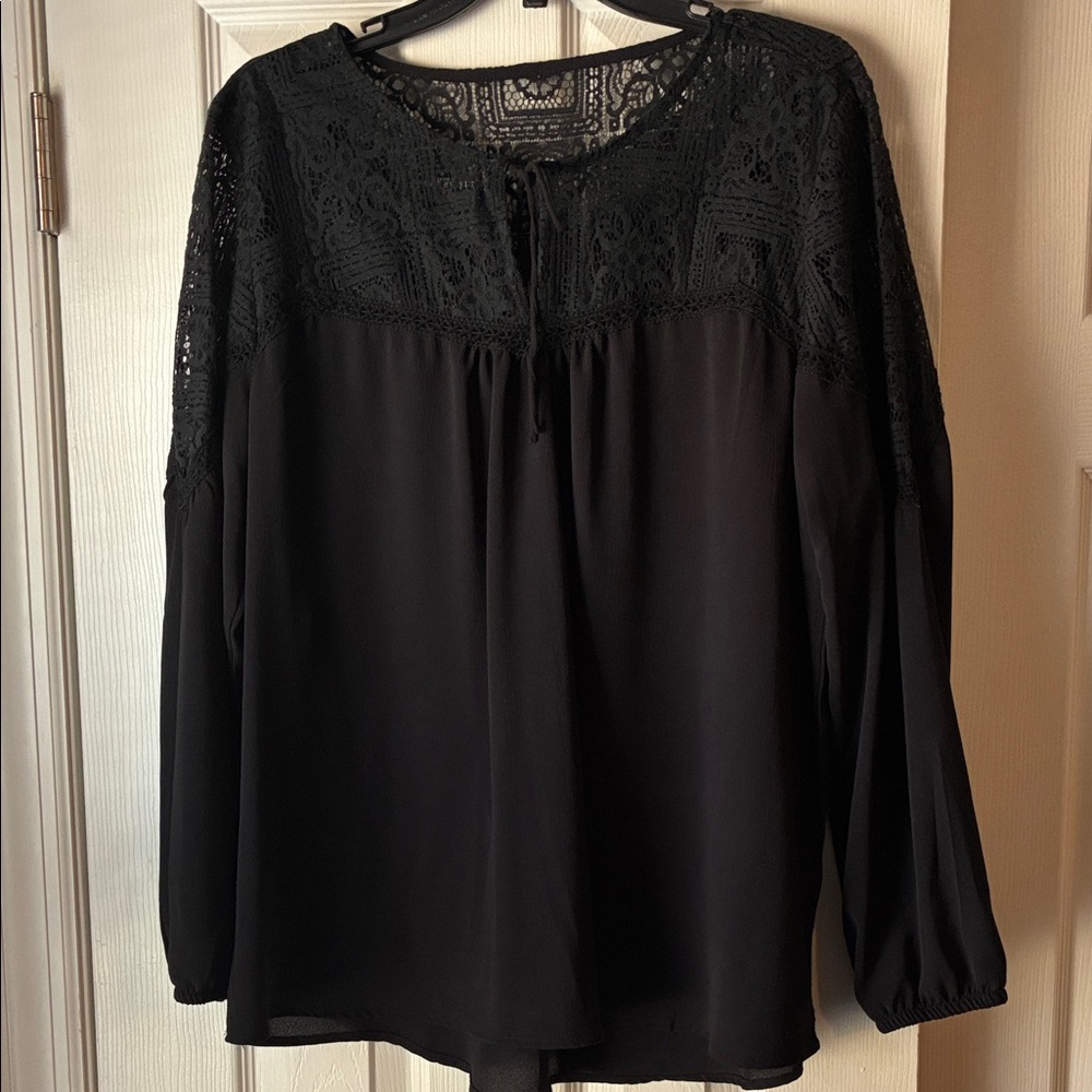 Black Lace Yoke Long-Sleeve Blouse - Women Tops xl